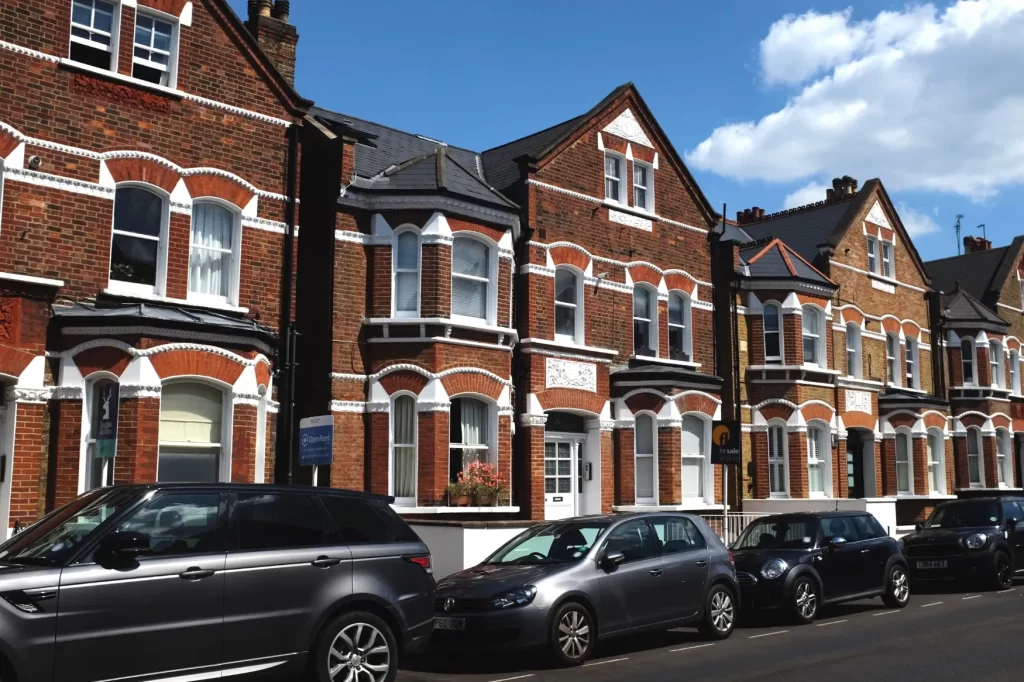 Chartered-Surveyors-in-Clapham